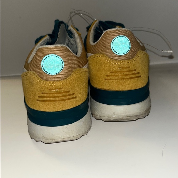 Onitsuka Tiger by Asics Yellow size 8 - Picture 4 of 6